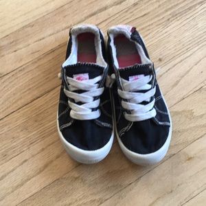 Roxy Bayshore slip on sneakers